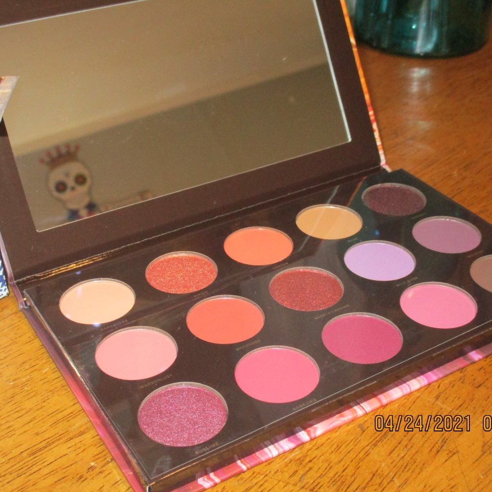 Makeup Set (Assorted Brands) - Picture 2 of 11
